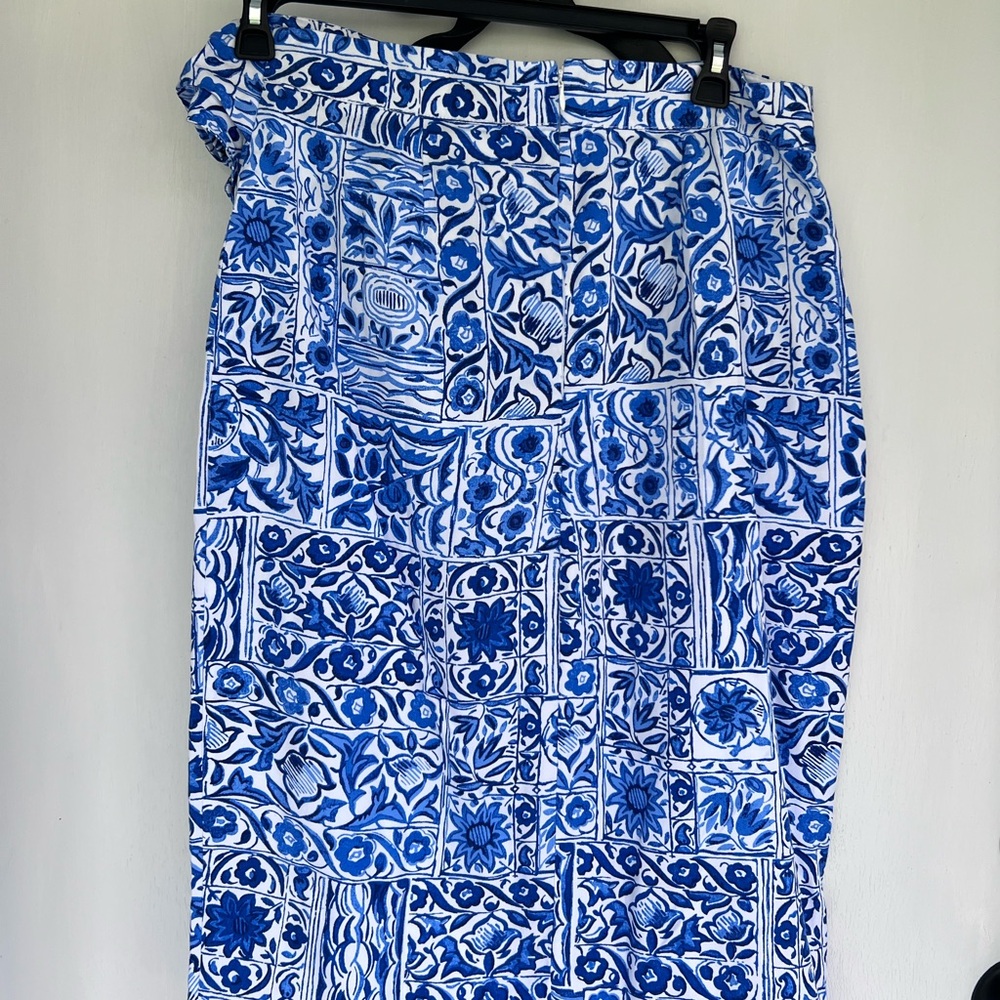 Ann Taylor Blue and White Patterned Wrap Dress Size 10